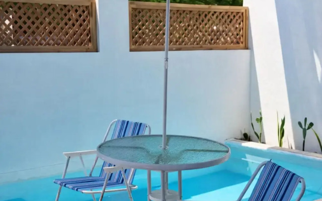 Modern Apartment w Private Pool