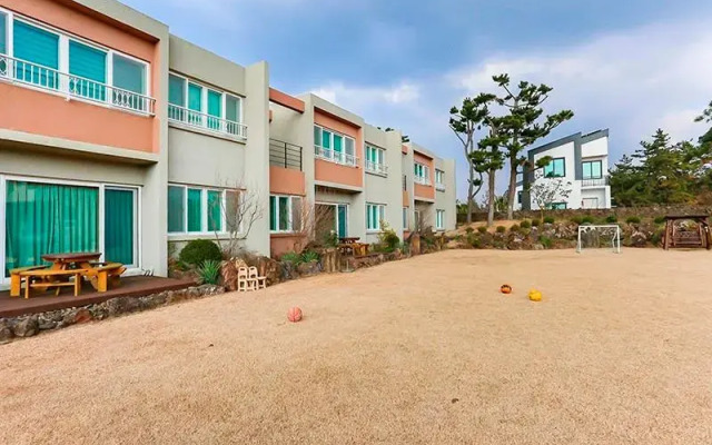 Jeju Nangbile House Pension