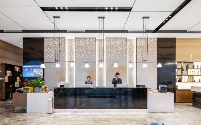 Mehood Lestie Hotel