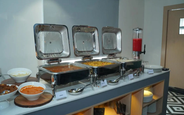 Hotel Kyzen HiTech City- Your Zenly Stay