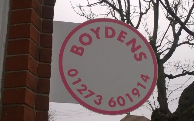 Отель Boydens Guest House вид на фасад
