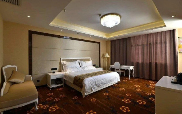 Huang He  International   Hotel