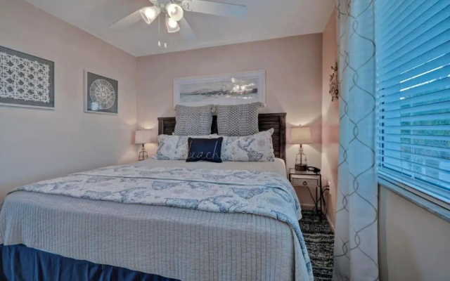Five Palms Suite 201 - Daily - Weekly - Monthly