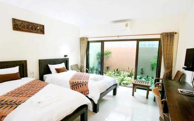 Baan Na Khon Hotel