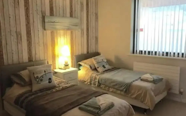 Seaside Bliss Retreat in Westward Ho!