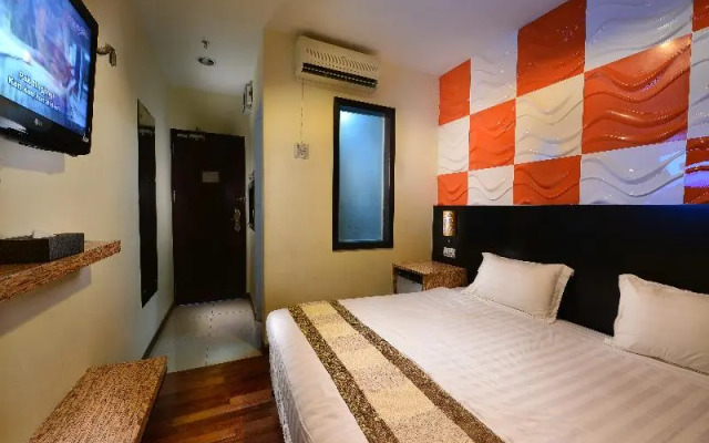 Standard Double room (full double bed) · Hotel Bahagia — photo 3