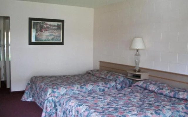 Hospitality Courtyard Inn
