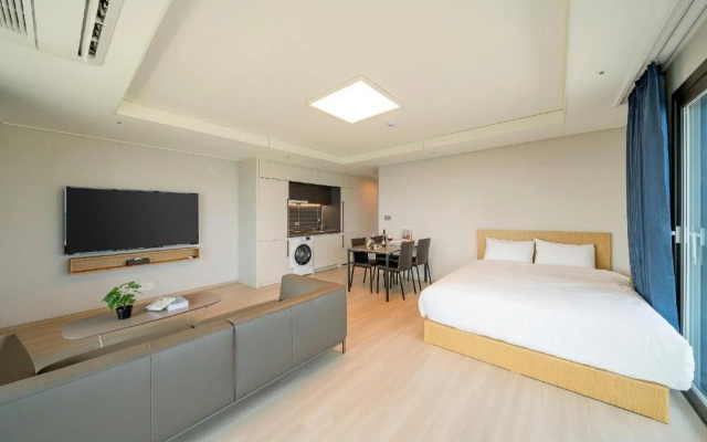 Sokcho I Park Suite Hotel and Resort