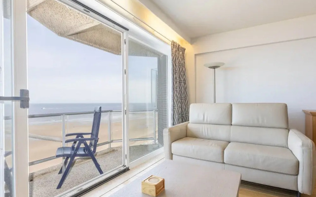 Apartment With 2 Bedrooms and sea View