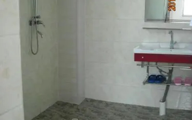 Fuxian Lake Delin Guesthouse