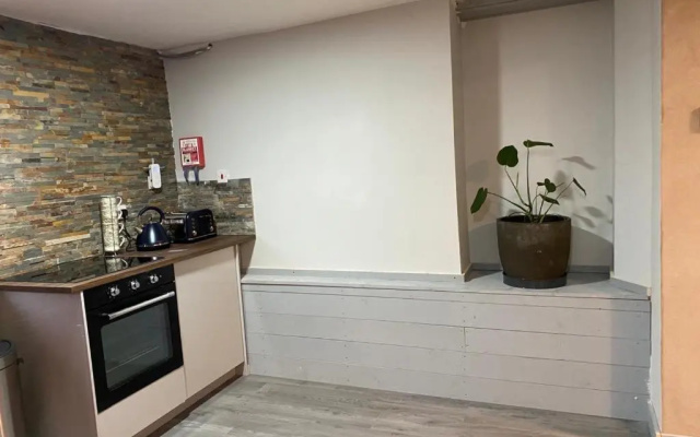 Treetops flat4 Hall Green B28