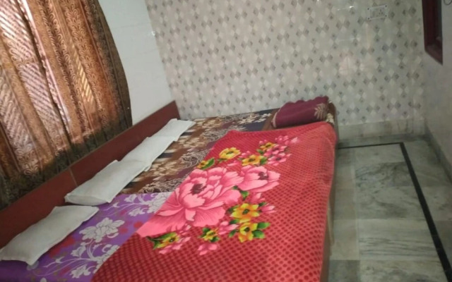 Goroomgo Gayatri Guest House Haridwar