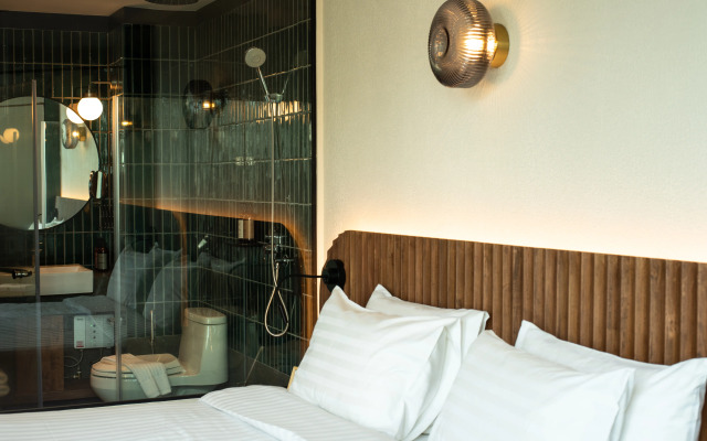 Karaarom Hotel