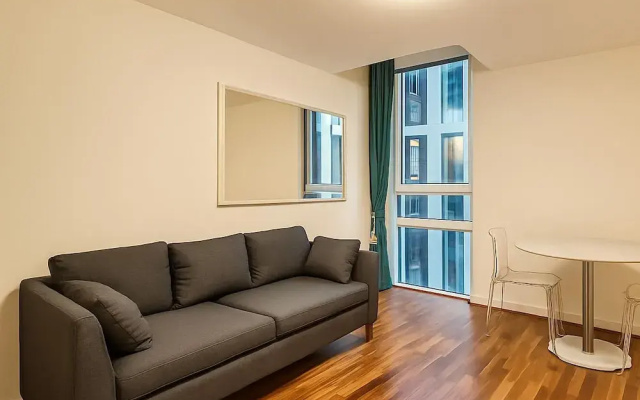 Still Life Moorgate Deluxe