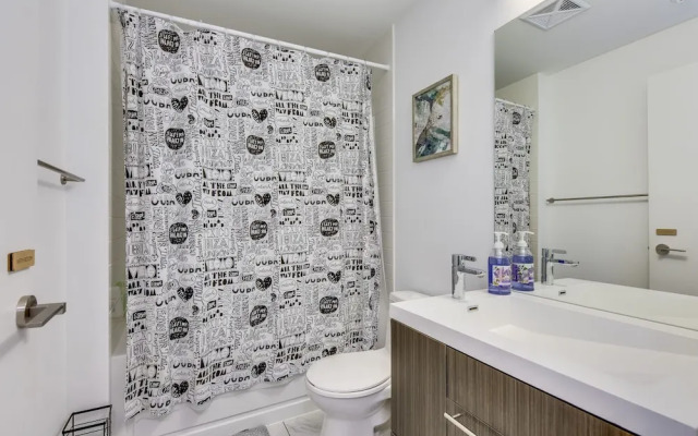 Great 1BR Suite in King West - Sleeps 4