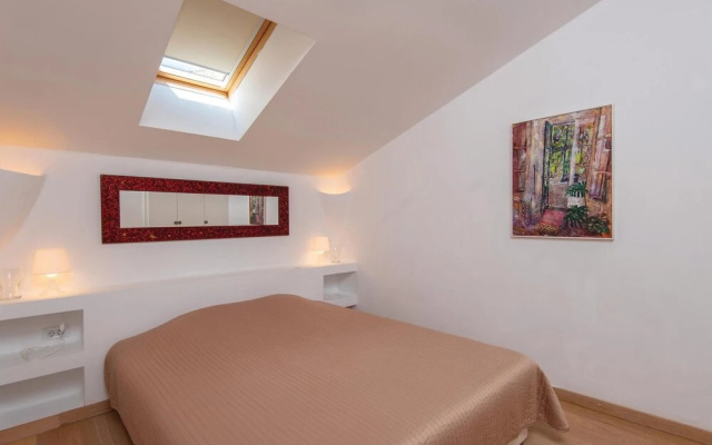 Amazing Home in Trstenik with Hot Tub, WiFi & 2 Bedrooms
