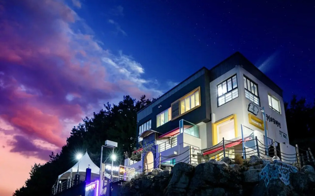 Pohang Lovers Rock Pension