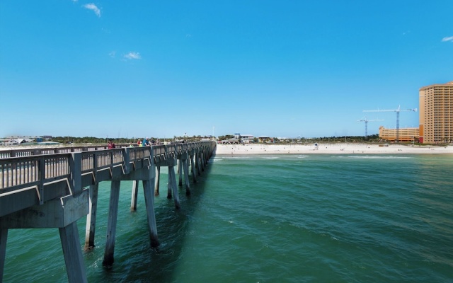 Beach Haven! 2BR 2BA Sleeps 6! Coastal Paradise Awaits!