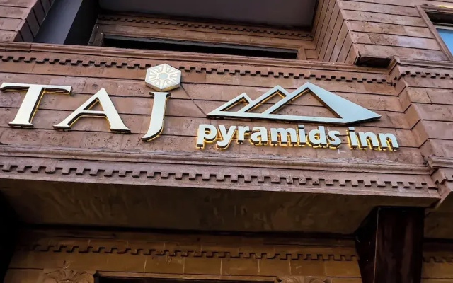 Taj pyramids view inn