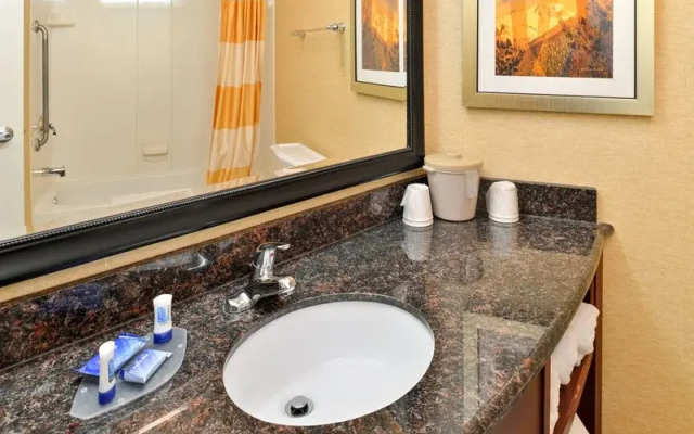 Fairfield Inn & Suites by Marriott