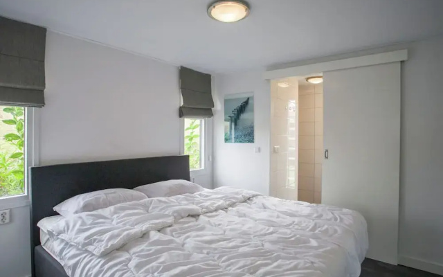 Lovely Holiday Home in Kattendijke Near Centre