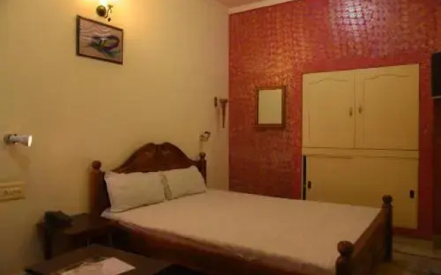 Rukkmani Guest House