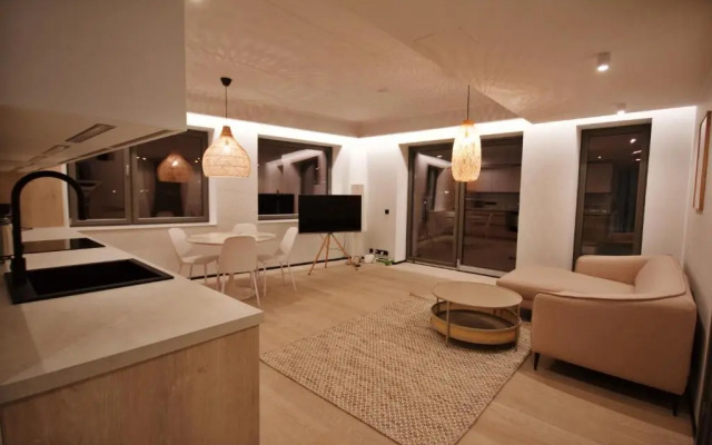 Fabulous Location Apartments Deluxe