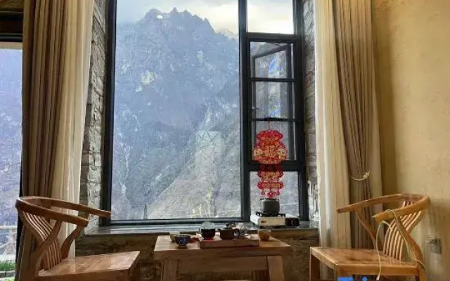 A lodge in Tiger Leaping Gorge where you can forget your worries and leave the outside world behind