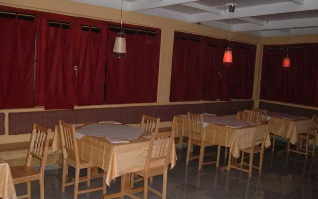 Hotel Ambassade des Parcelles
