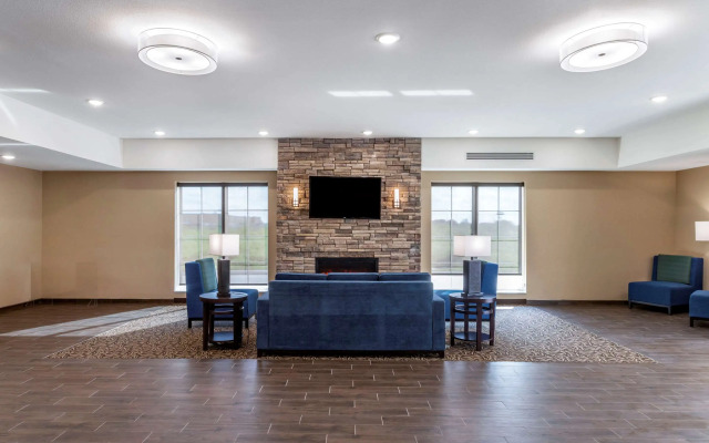 Comfort Inn & Suites Waller