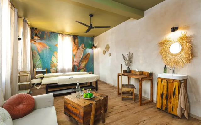 Clove Island Essence & Spa Boutique