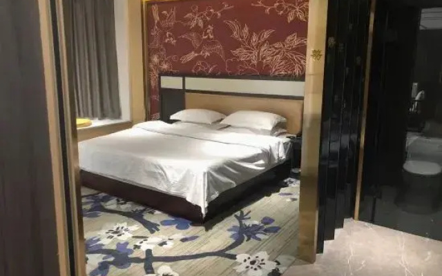 Liangqi Hotel (Luohe City Government Store)