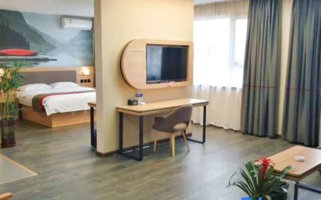 Youjia fashion boutique hotel