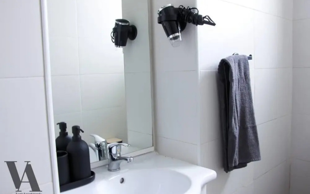Beautiful 3-bed Apartment in Porto, Portugal