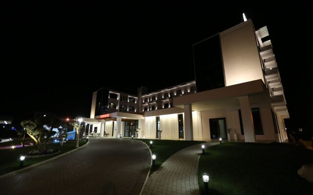 Delta Hotel вид на фасад