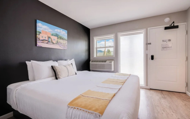 Taos Motor Lodge