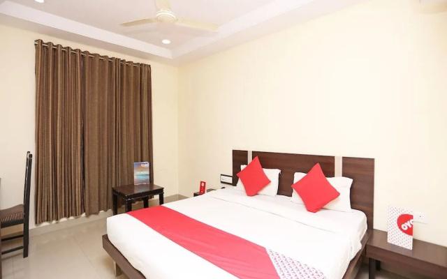 OYO 22040 Hotel Central Plaza