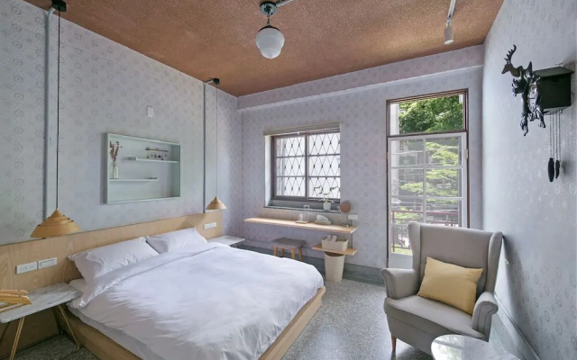 Civil Life Guesthouse Tainan