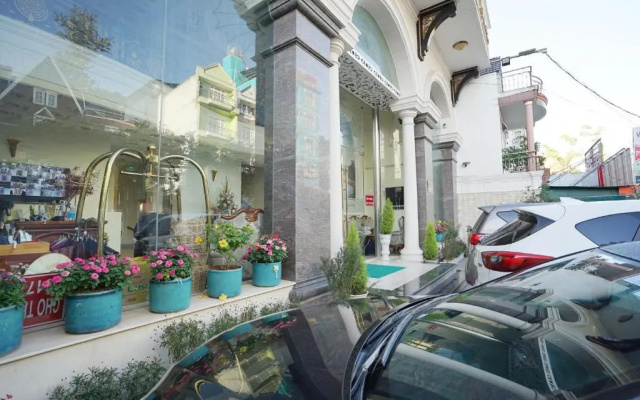 Dream Luxury Hotel