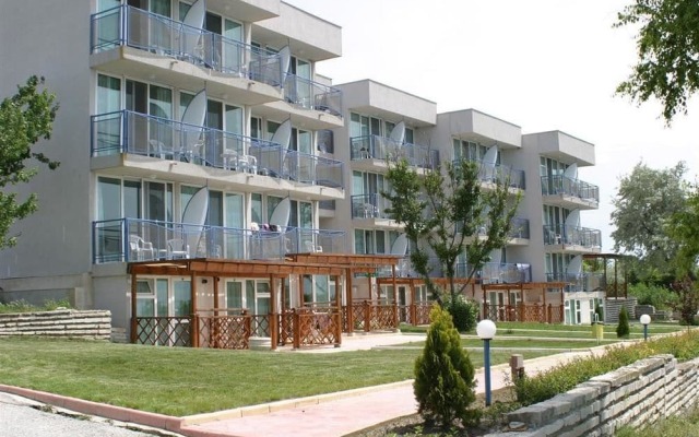 Hotel White Lagoon - All Inclusive вид на фасад