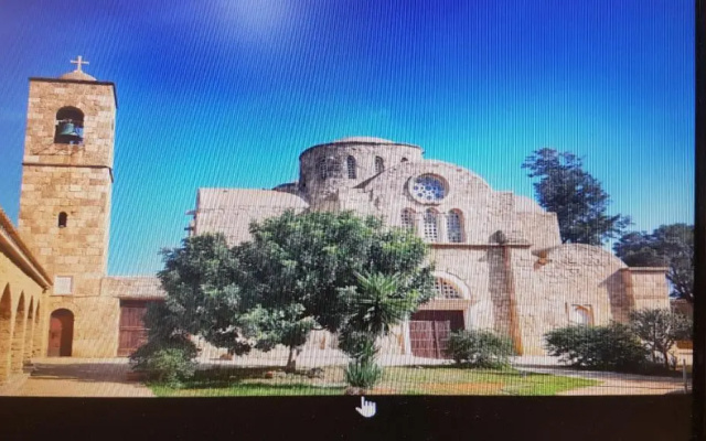 SALAMIS HOUSE and FLAT LETS