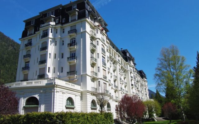 Le Majestic in Chamonix-Mont-Blanc, France from 270$, photos, reviews - zenhotels.com hotel front