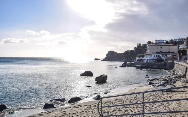 Nice Home in Nicotera Marina With 3 Bedrooms and Wifi