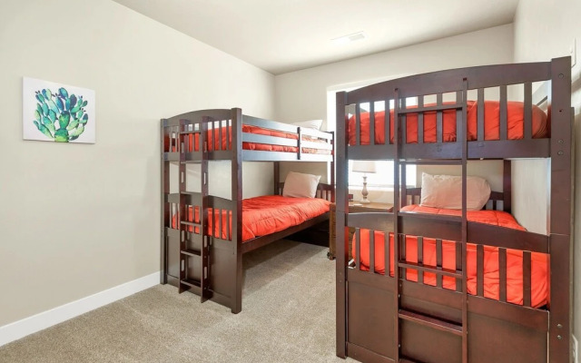 Park View Place 3 Bedroom Home by RedAwning
