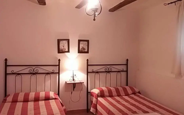 Casas La Piedra De Tíscar