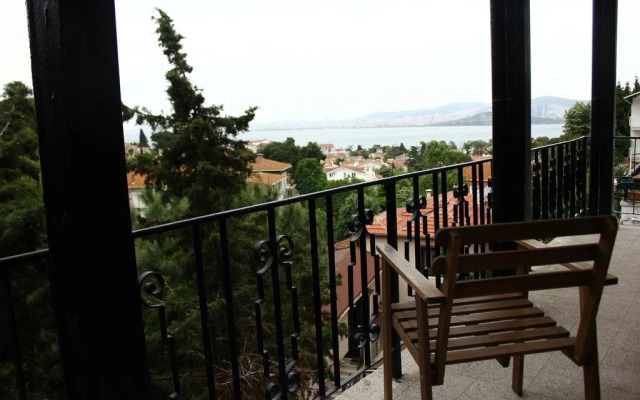 Büyükada Apart Hotel - Karadağ Apart