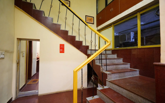 OYO 7859 Hotel Gurukripa
