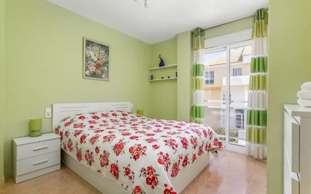Gorgeous 2-bed Apartment Near the Beach