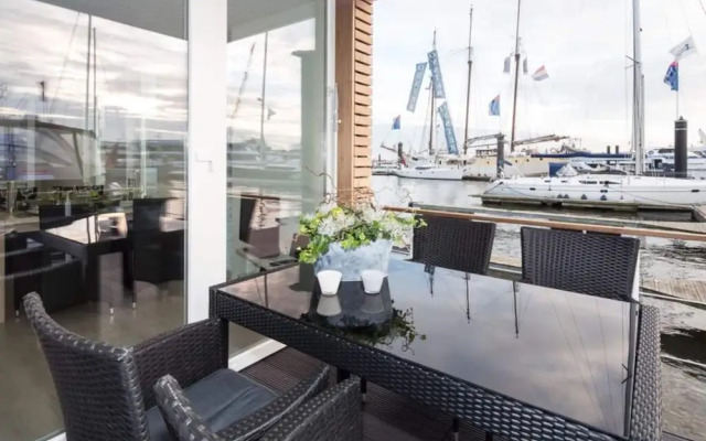Houseboat Possibility 7
