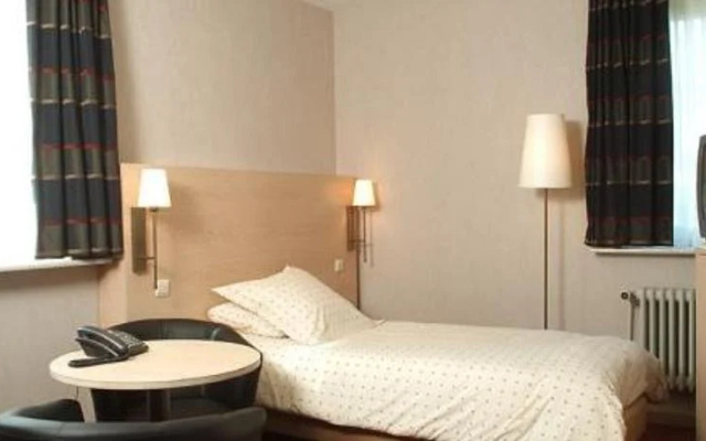 Escapade Hotel